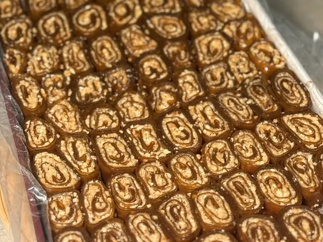 Cevizli Ballı Sarma — Walnut Honey Rolls