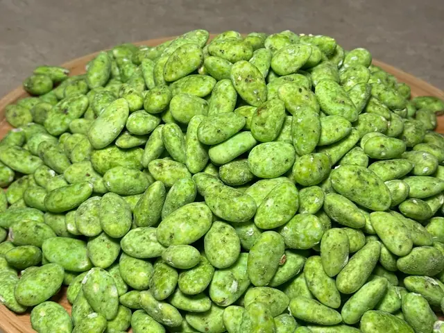 Fıstıklı Badem Şekeri — Pistachio Sugared Almonds